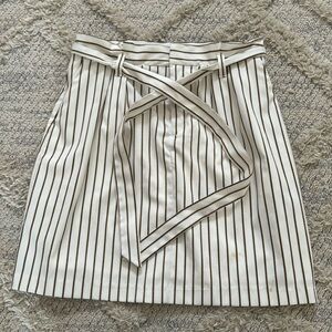 Banana Republic- Skirt. Size 2